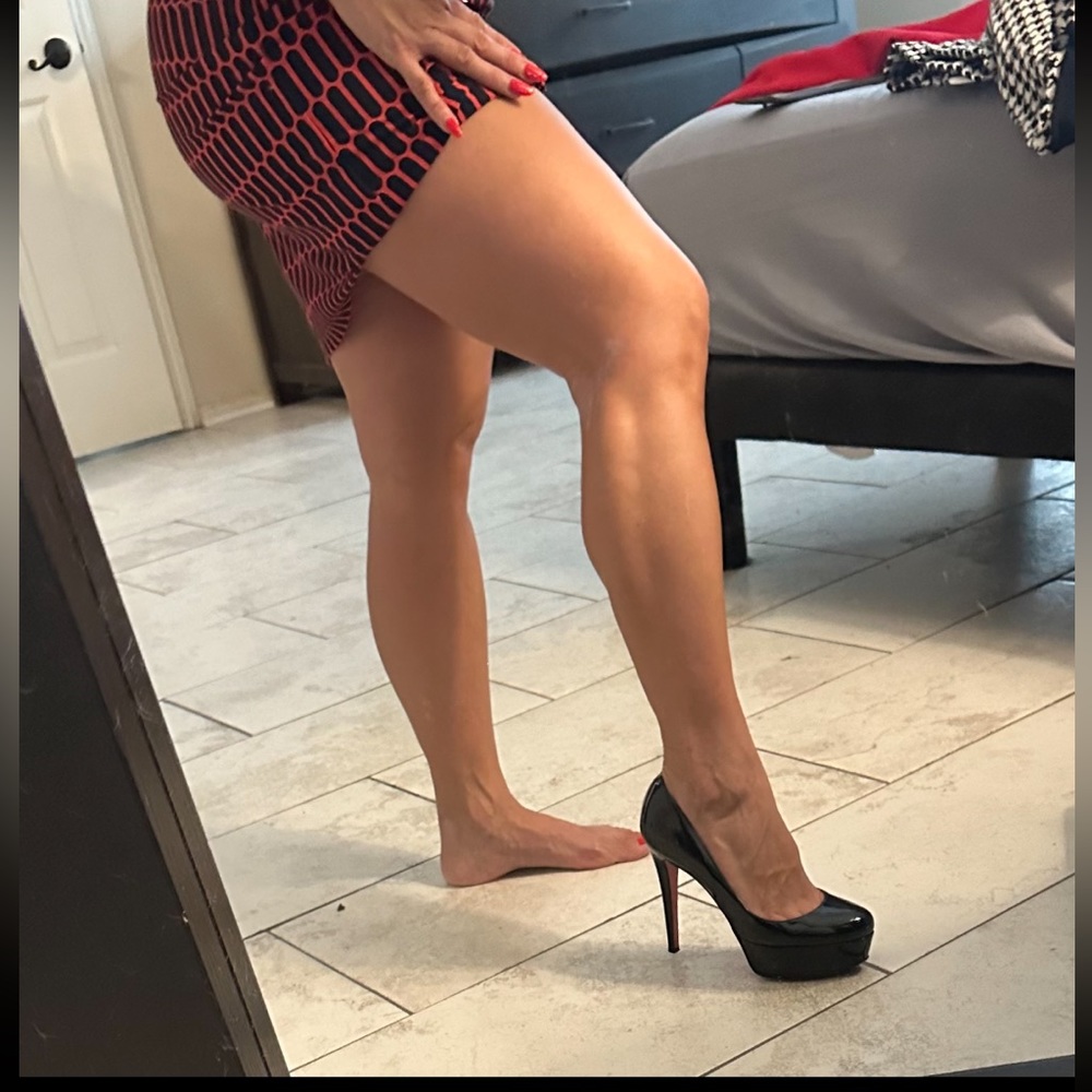 Christian Louboutin
Patent Leather Pumps
Size: 6.5 |IT 36.5